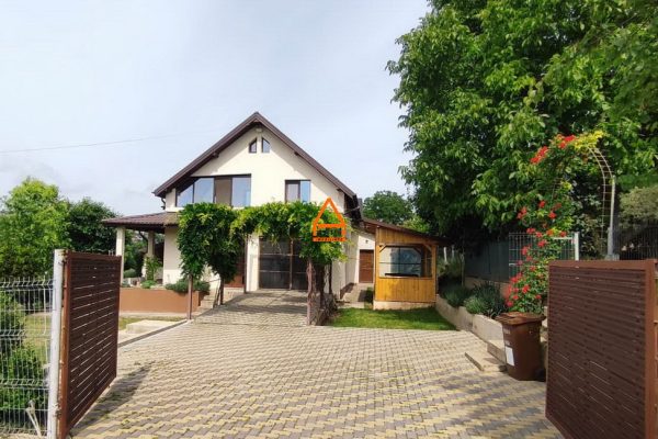 Casa / Vila – P+M – 150 mp , teren 731 mp – Valea Adanca , Miroslava